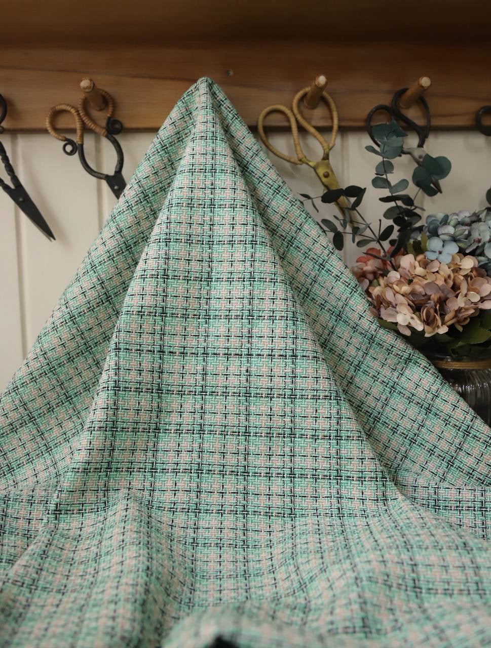 Chanel 2.15m x 1.45m