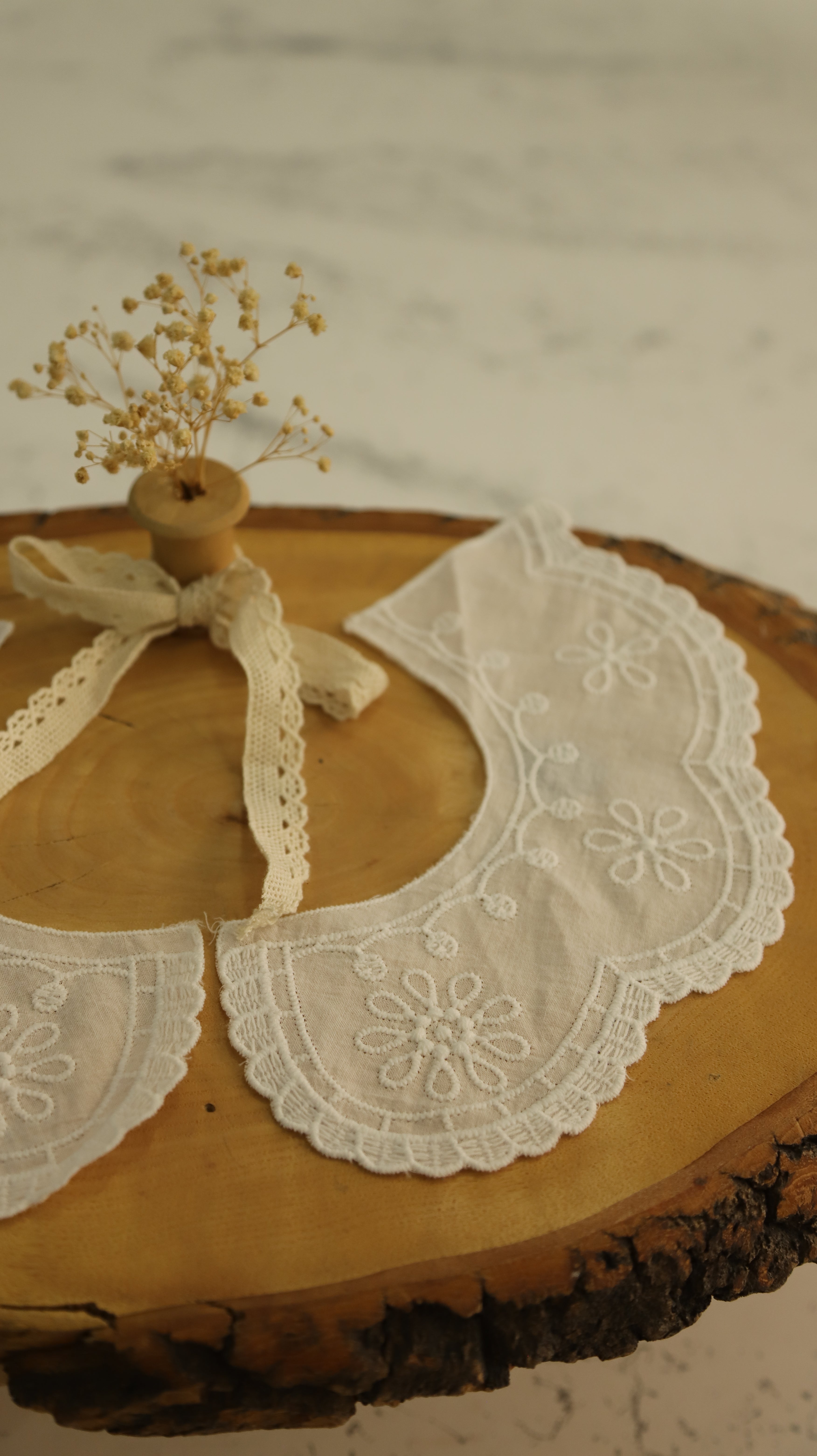 Pamuklu nakışlı yakalık