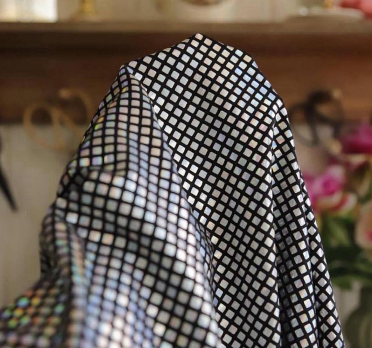 Parlak ışıltılı kumaş 3.75m x 1.50m