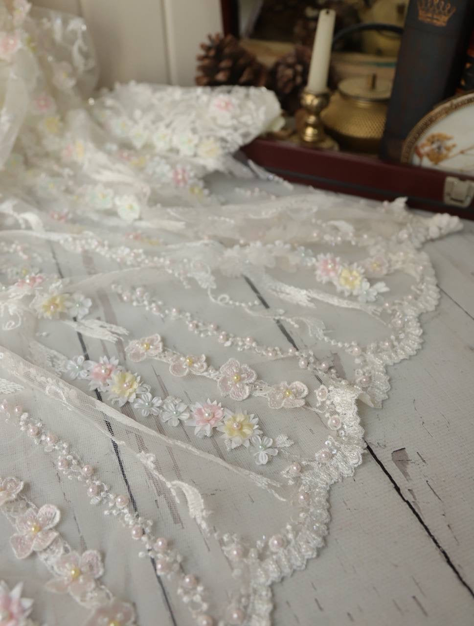 Üç Boyutlu Yoğun İşlemeli Dantel