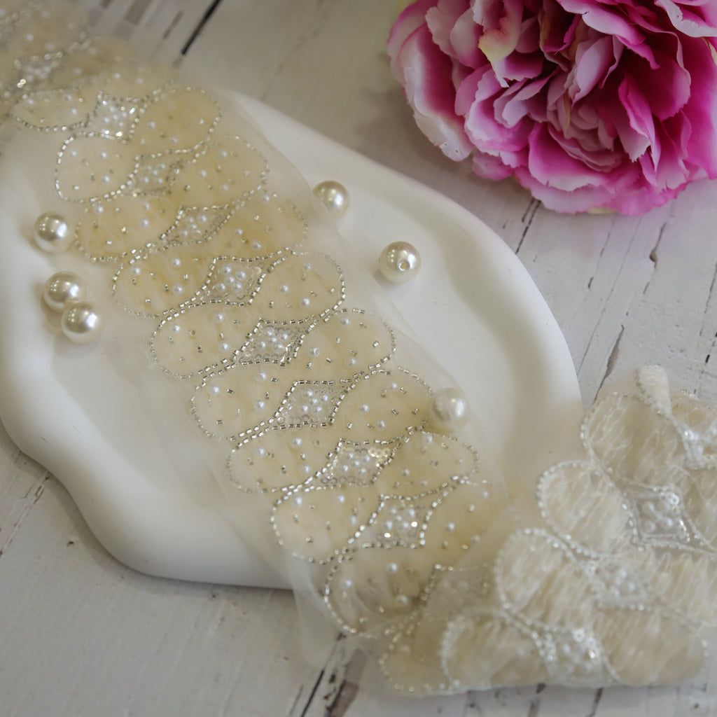 İthal tüllü incili işlemeli aksesuar