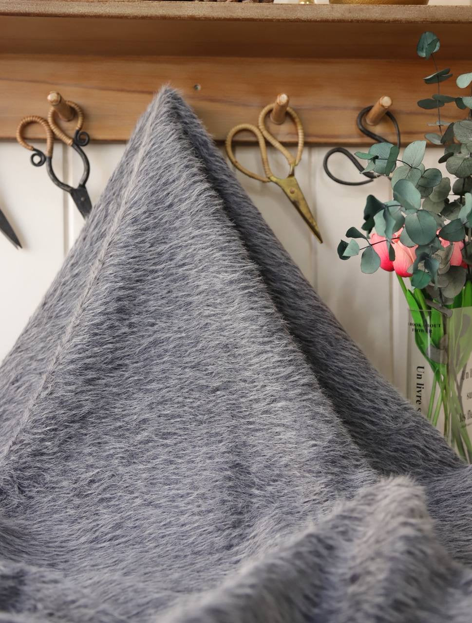 Orijinal tay tüyü 1.50m x 1.50m

Tamamı 675