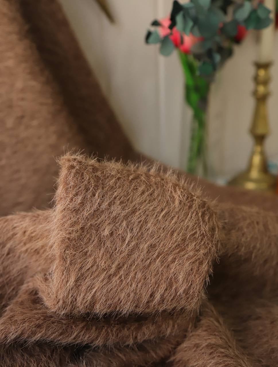 Orijinal tay tüyü.  1.50m x 1.50m  675₺