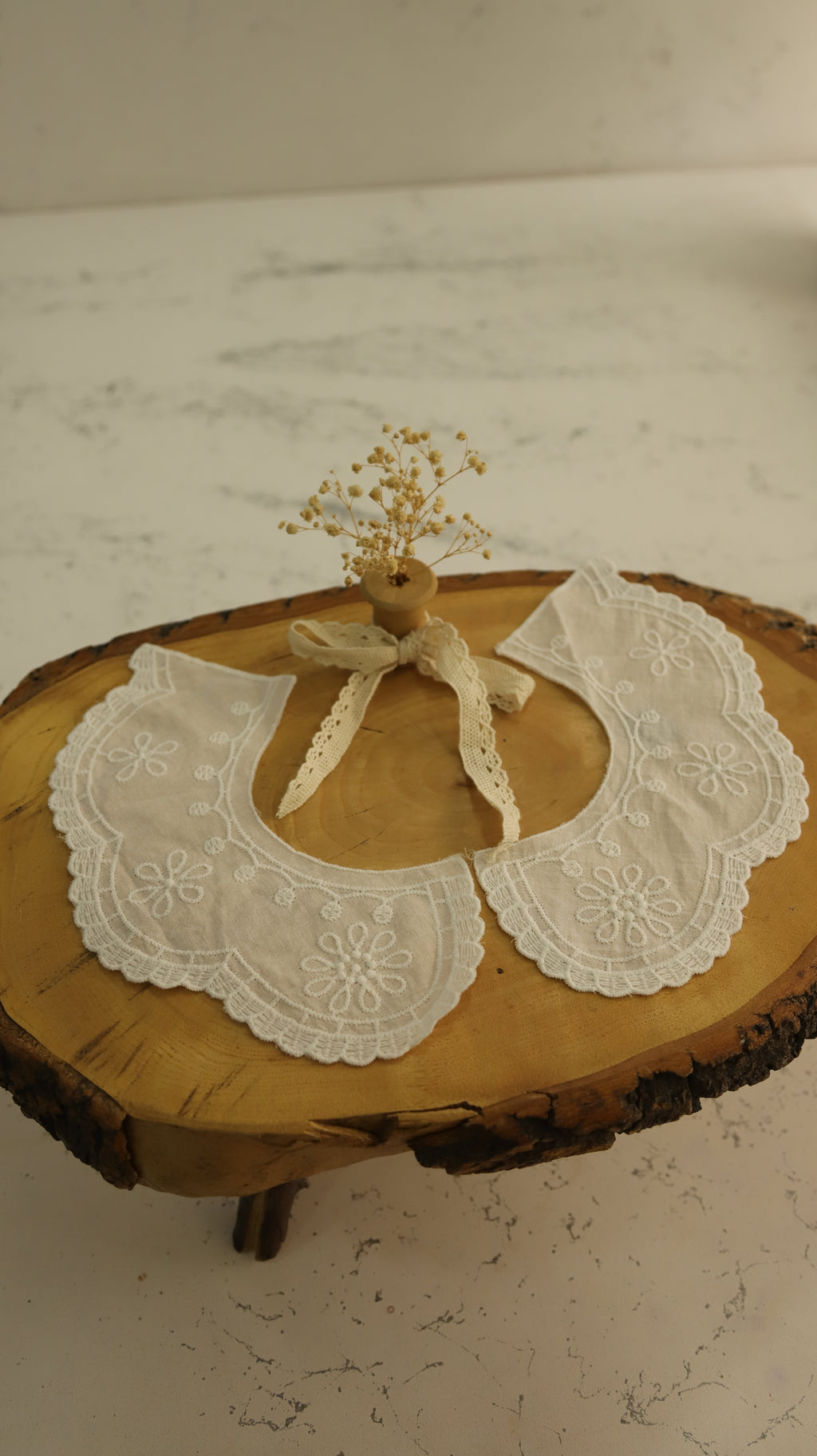 Pamuklu nakışlı yakalık