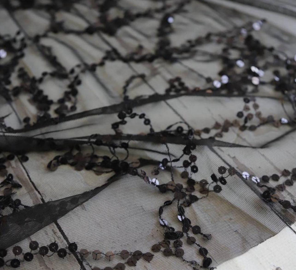 Pullu Saçaklı Dantel