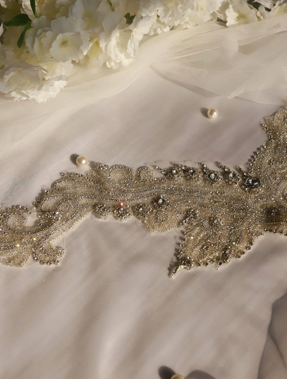 Savaroski taşlı büyük aksesuar beyaz