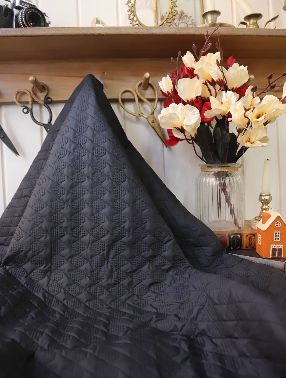 İçi kürklü kapitone 2.80m x 1.40m