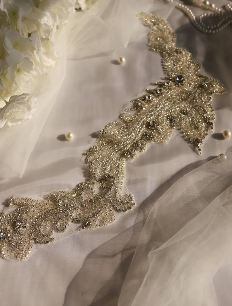 Savaroski taşlı büyük aksesuar beyaz