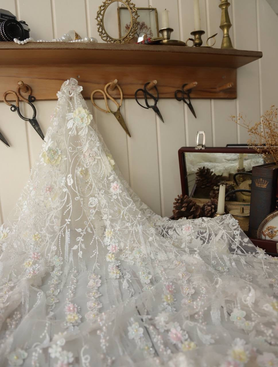 Üç Boyutlu Yoğun İşlemeli Dantel