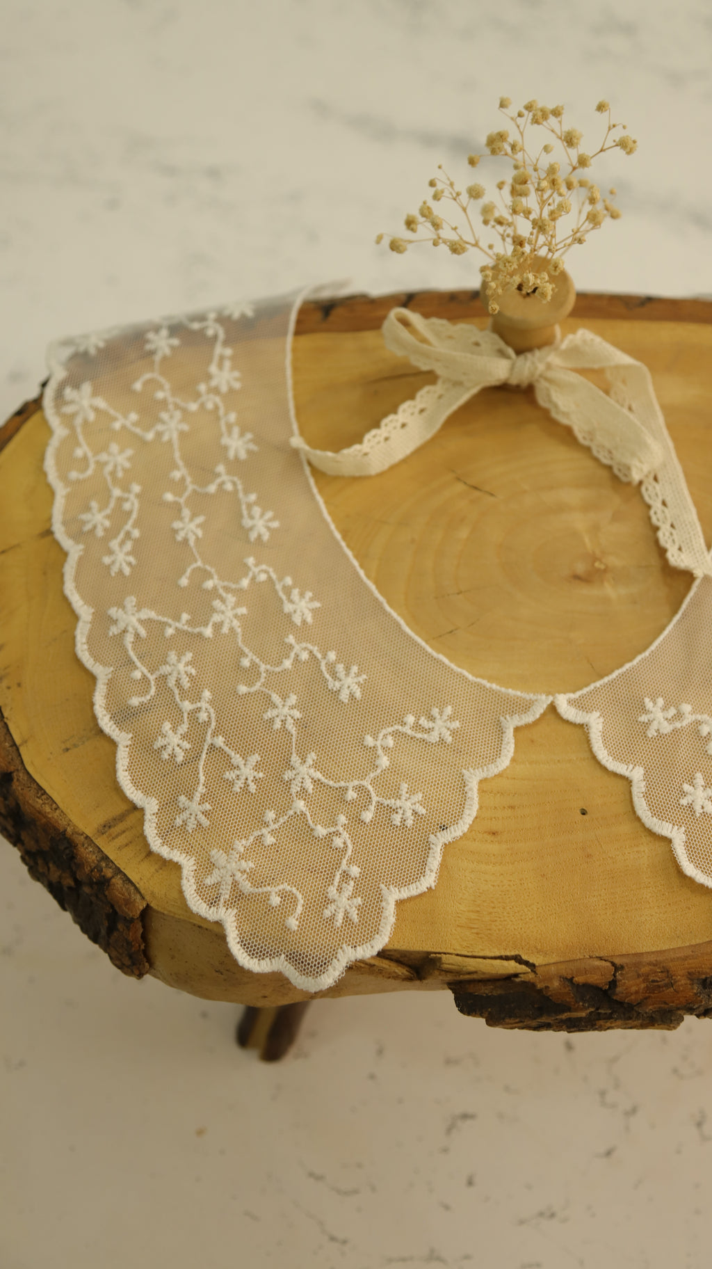 Zarif dantel yakalık