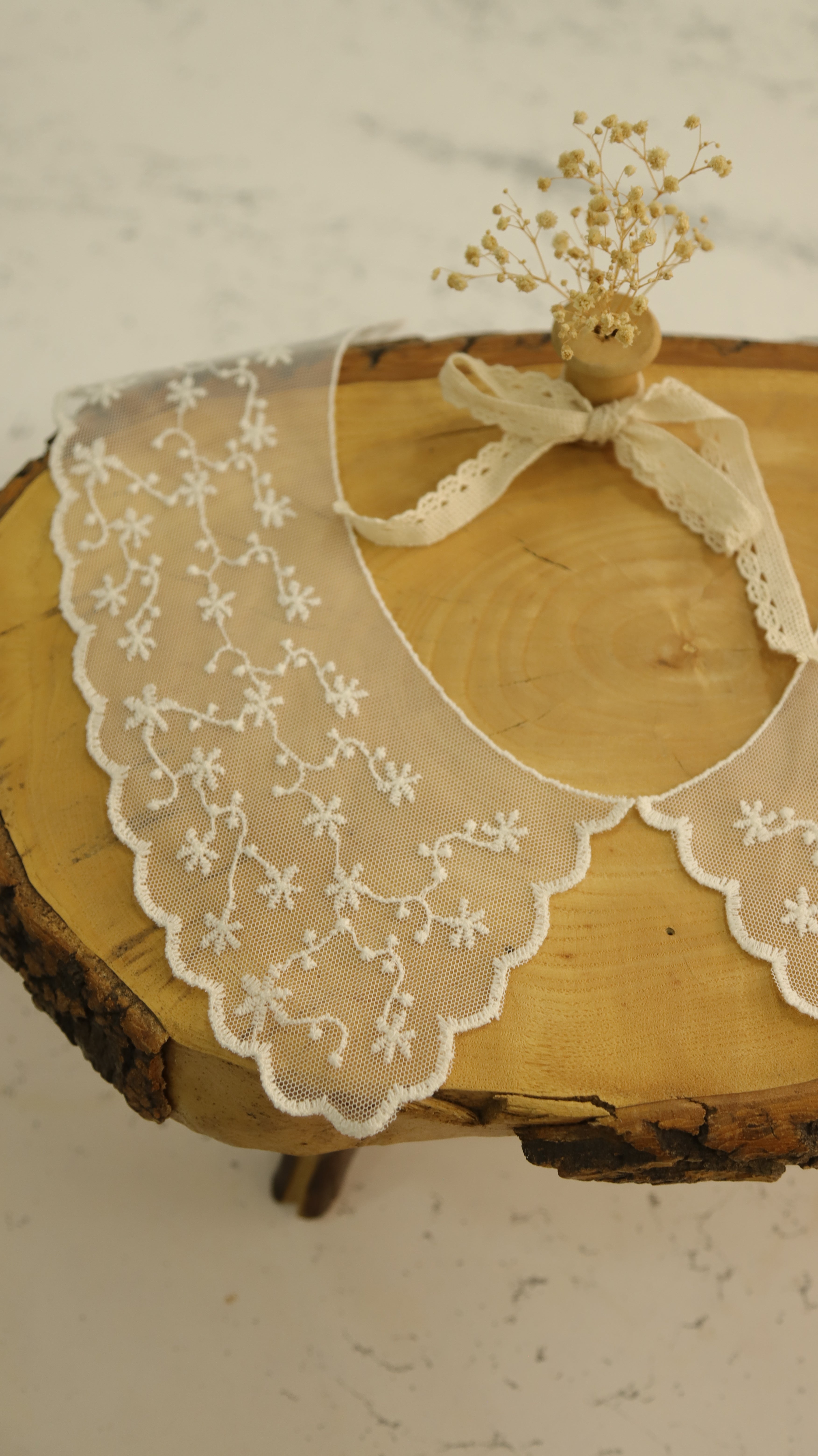 Zarif dantel yakalık