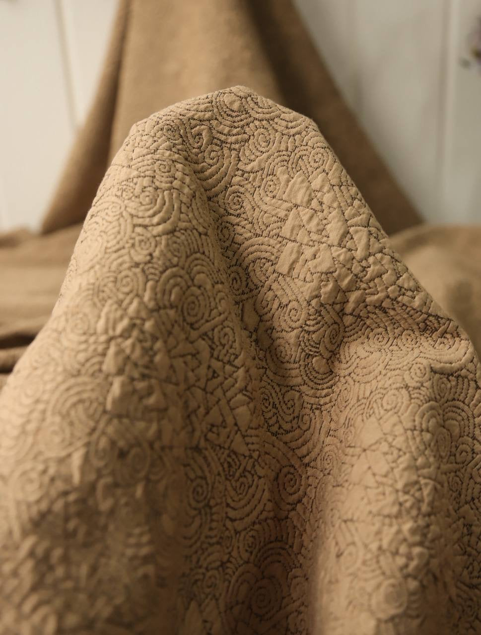 Aker Triko kapitone 2.10m x 1.65m