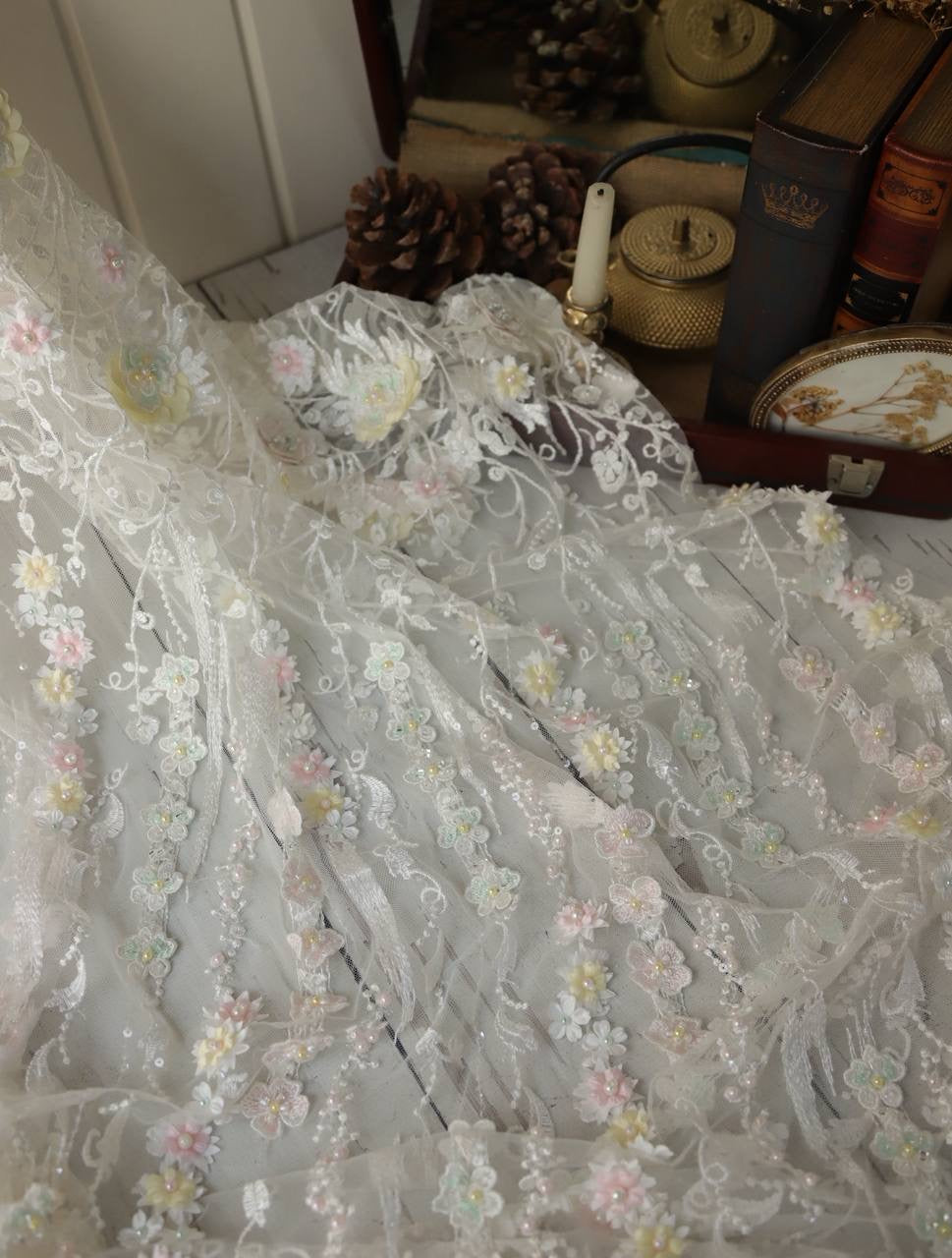 Üç Boyutlu Yoğun İşlemeli Dantel