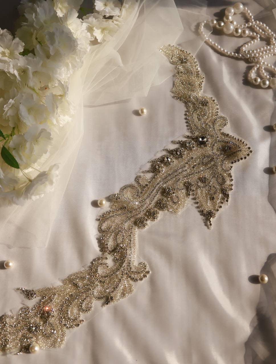 Savaroski taşlı büyük aksesuar beyaz