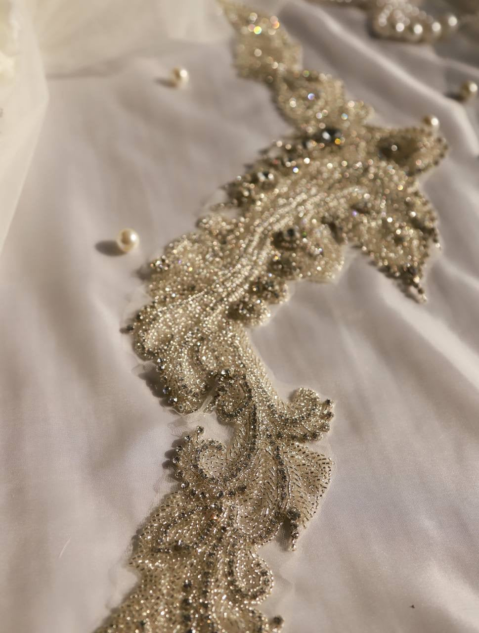 Savaroski taşlı büyük aksesuar beyaz