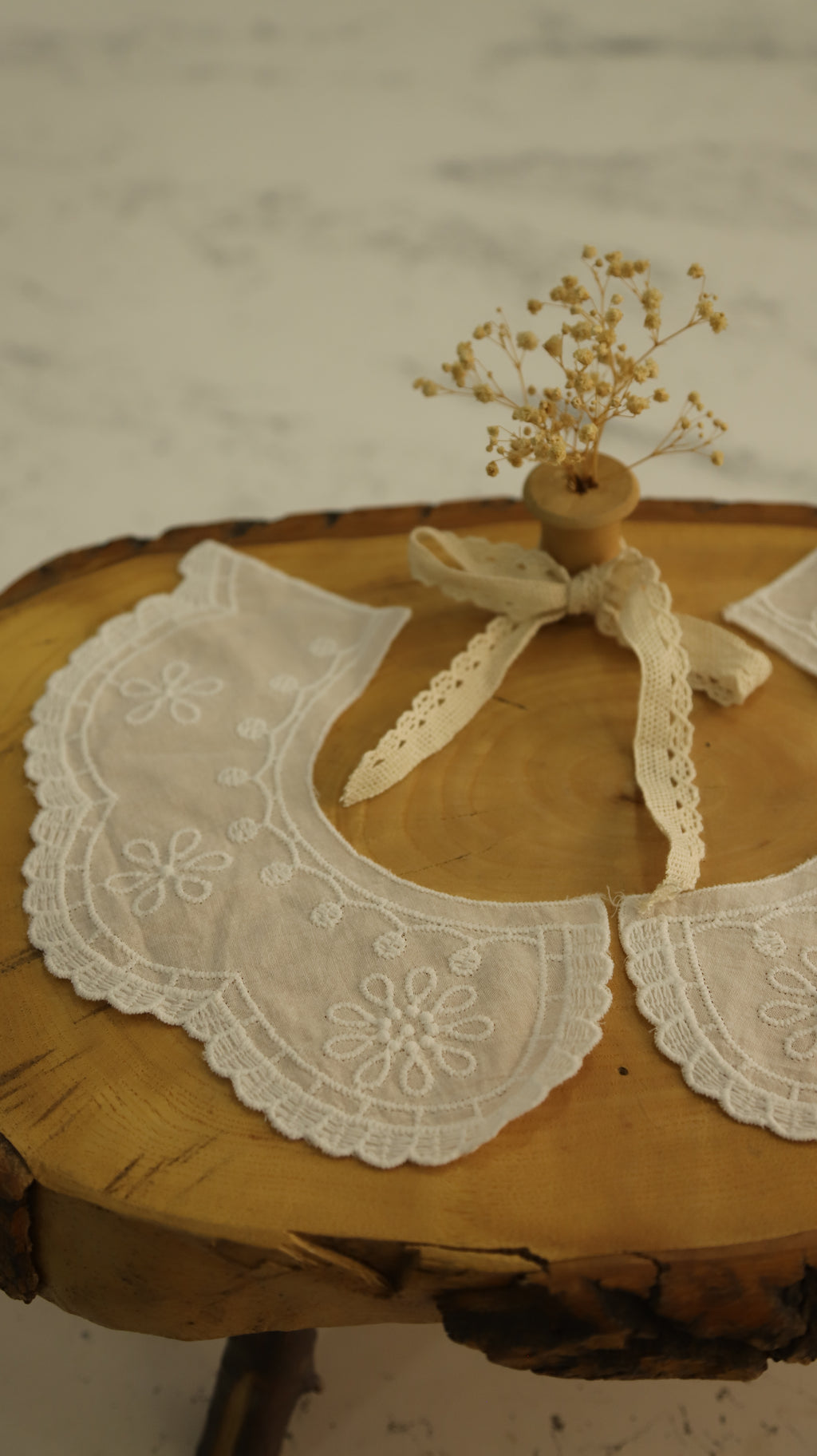 Pamuklu nakışlı yakalık