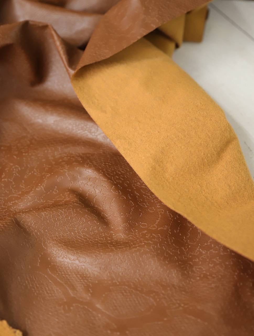 Deri kendinden desenli