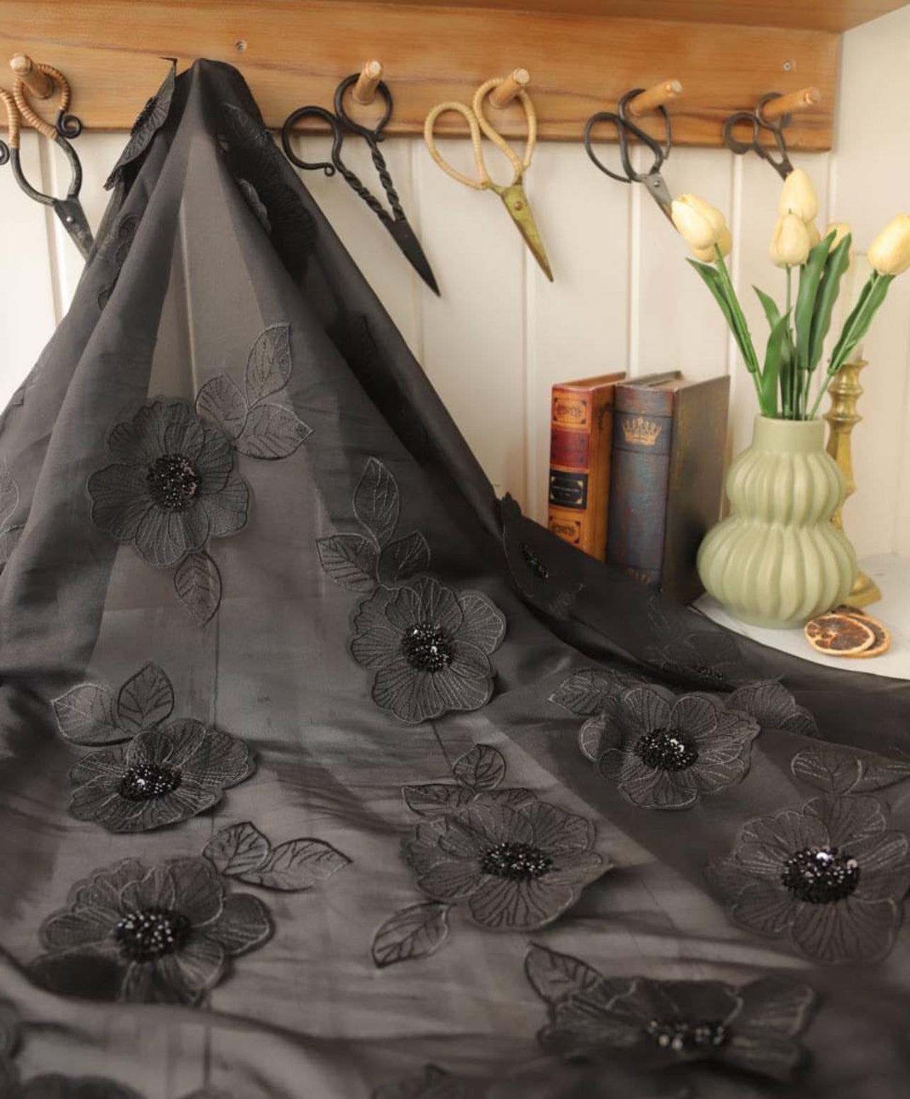 Üç boyutlu özel işlemeli organze kumaş