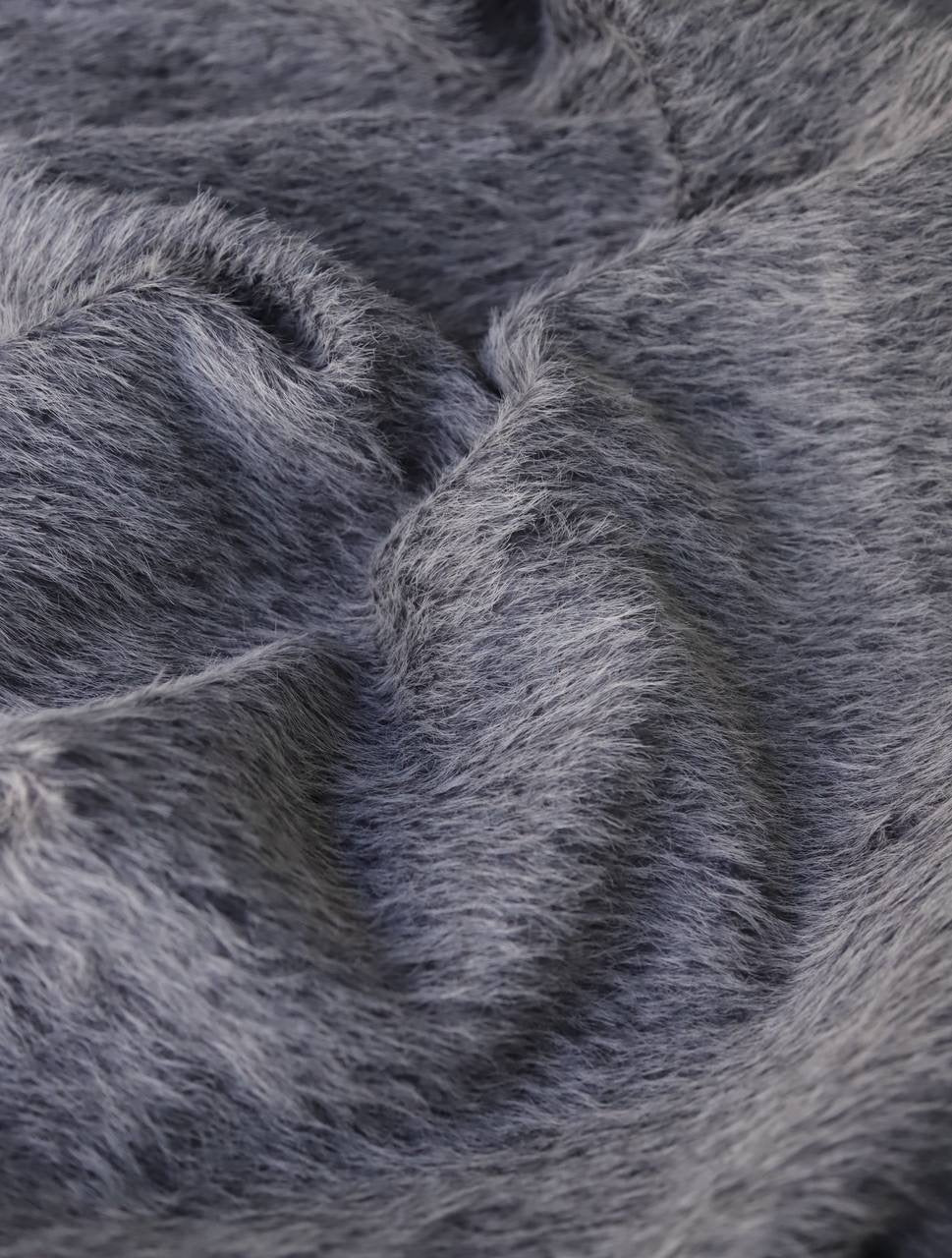 Orijinal tay tüyü 1.50m x 1.50m

Tamamı 675