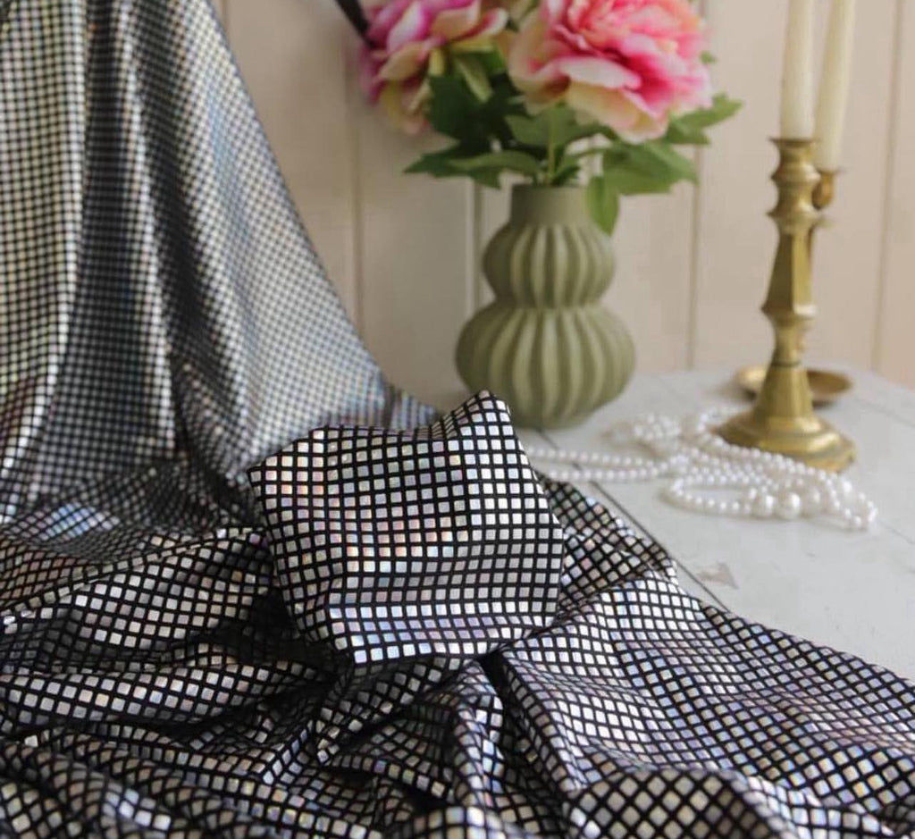 Parlak ışıltılı kumaş 3.75m x 1.50m