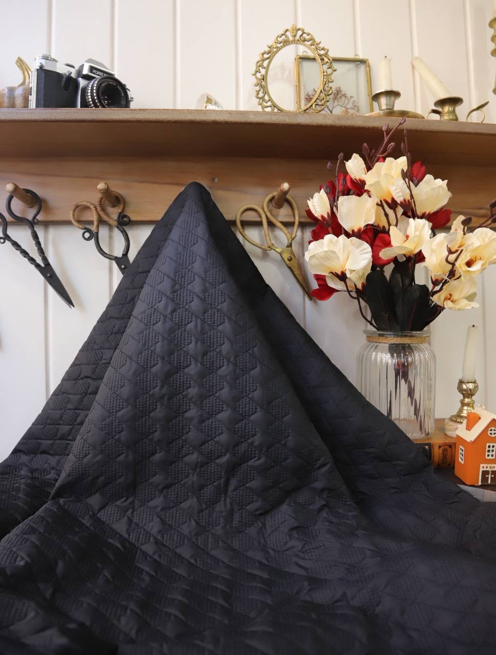 İçi kürklü kapitone 2.80m x 1.40m