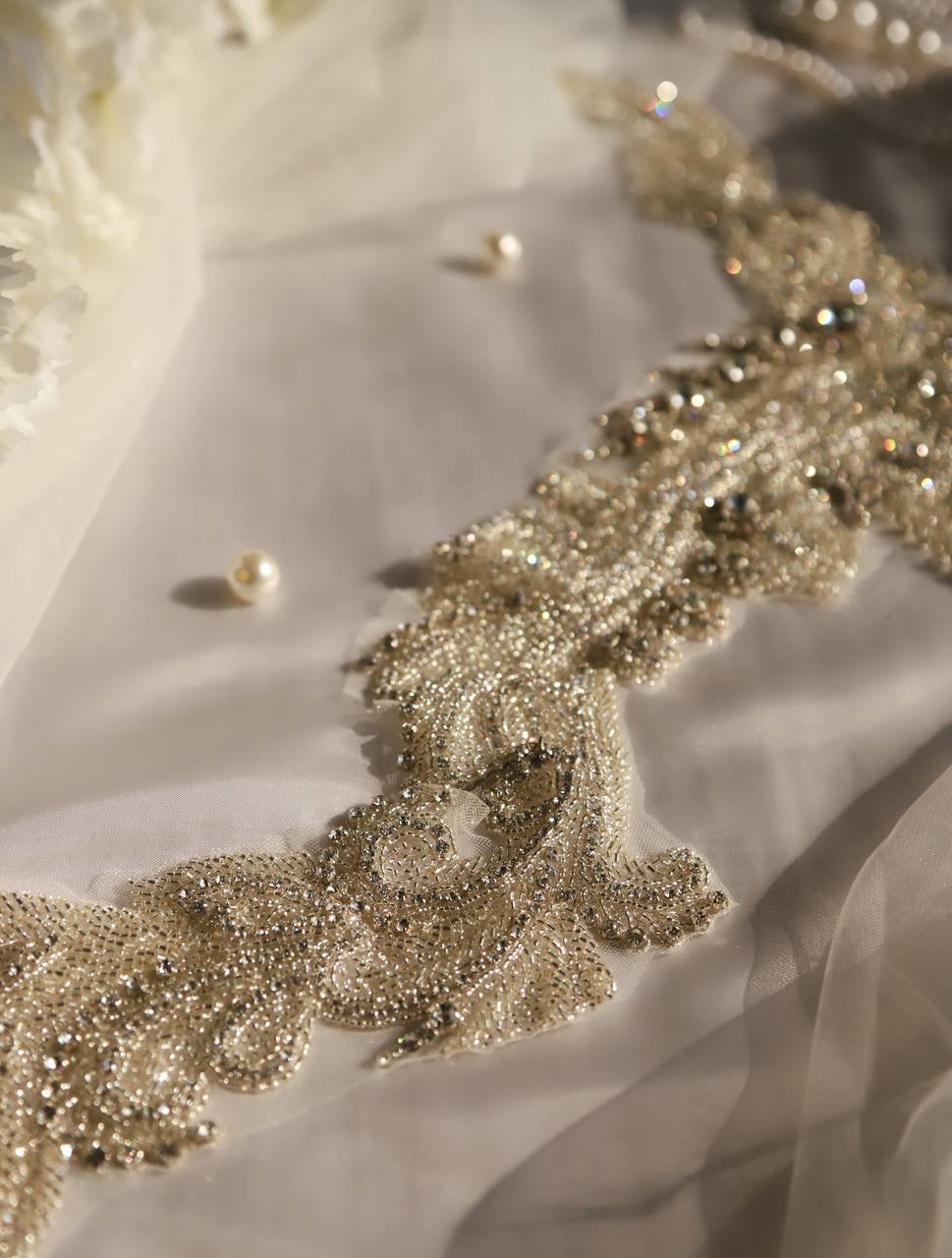 Savaroski taşlı büyük aksesuar beyaz