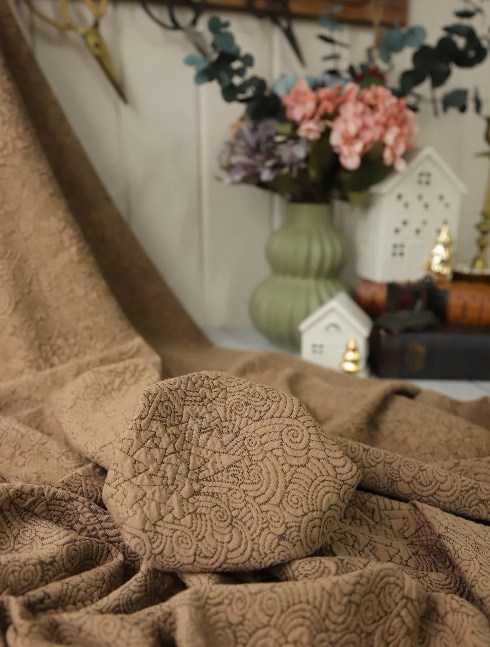 Aker Triko kapitone 2.10m x 1.65m