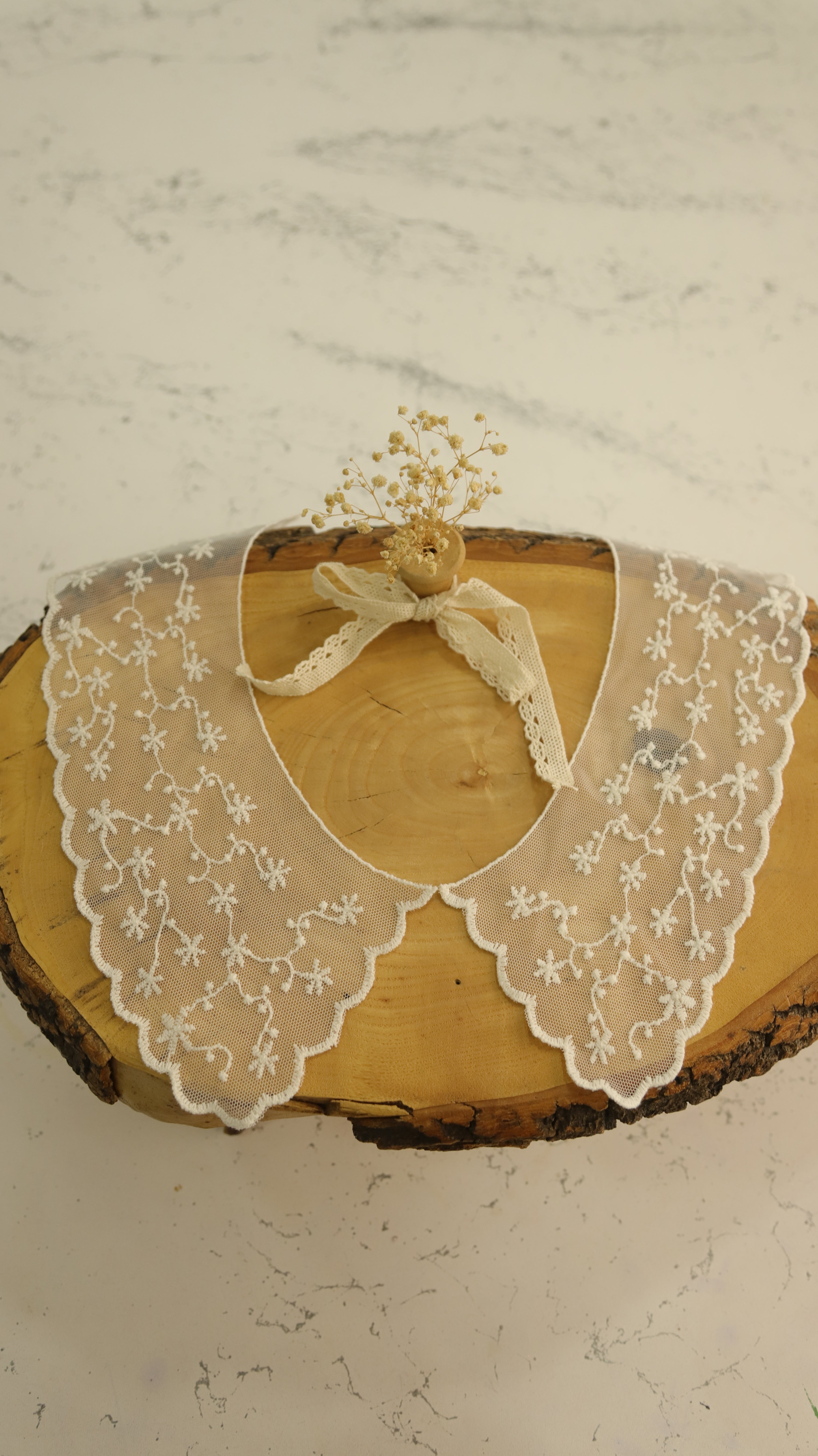 Zarif dantel yakalık