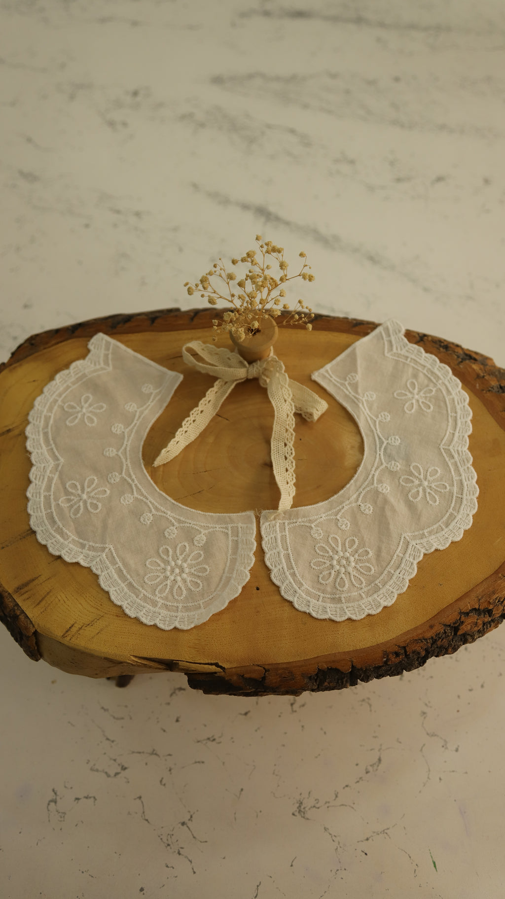 Pamuklu nakışlı yakalık