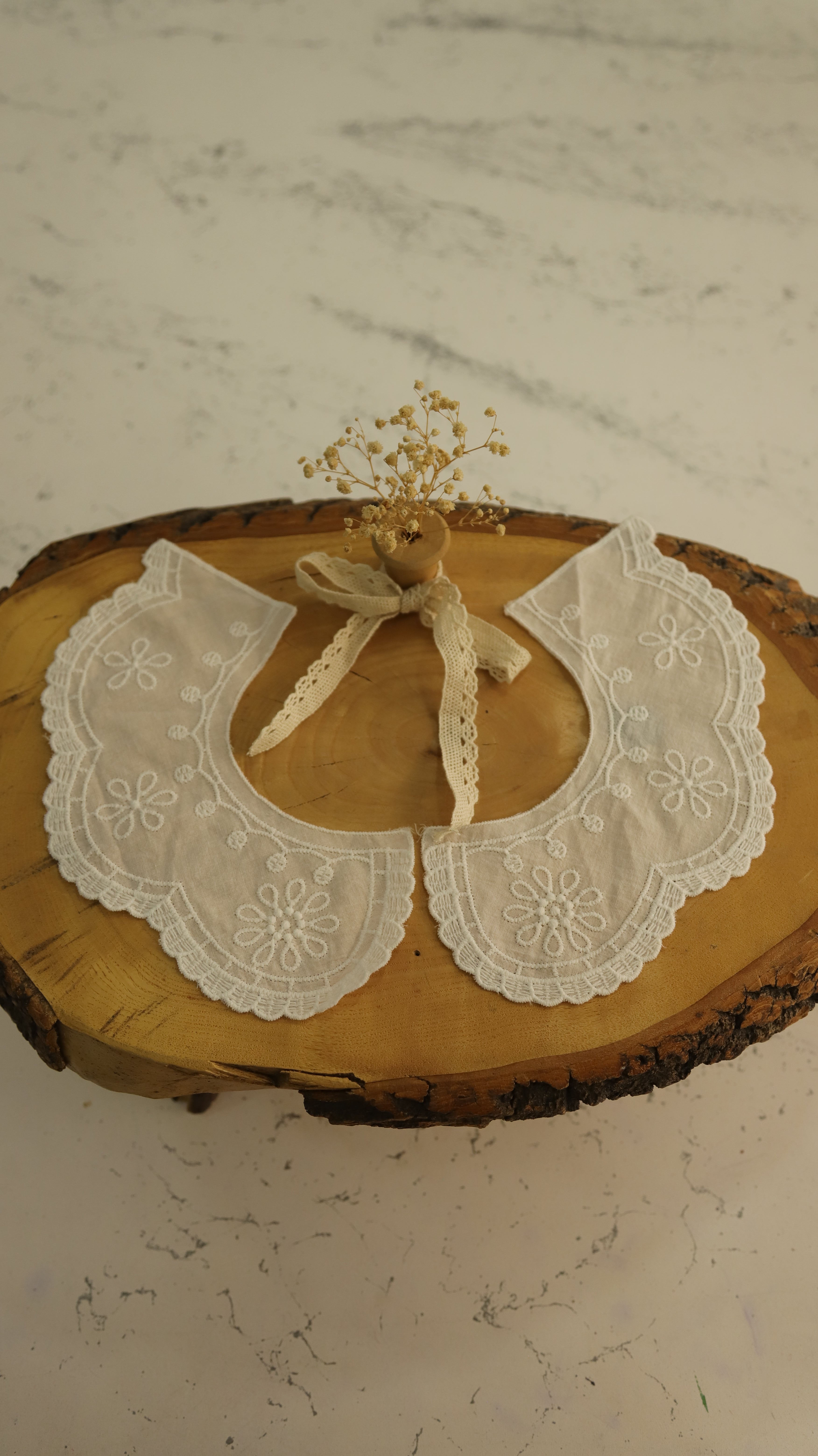 Pamuklu nakışlı yakalık