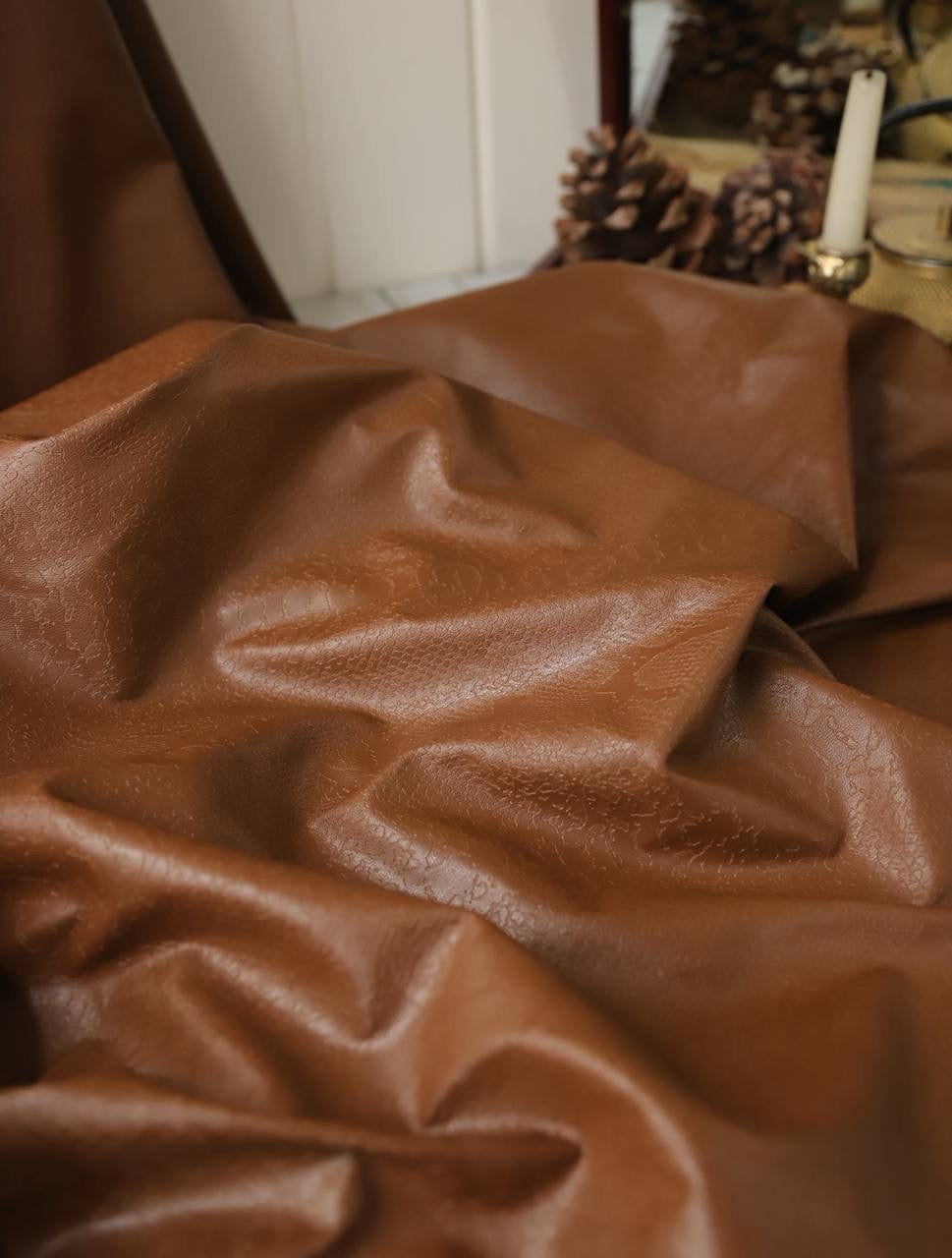 Deri kendinden desenli