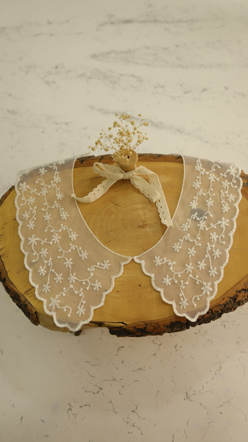 Zarif dantel yakalık