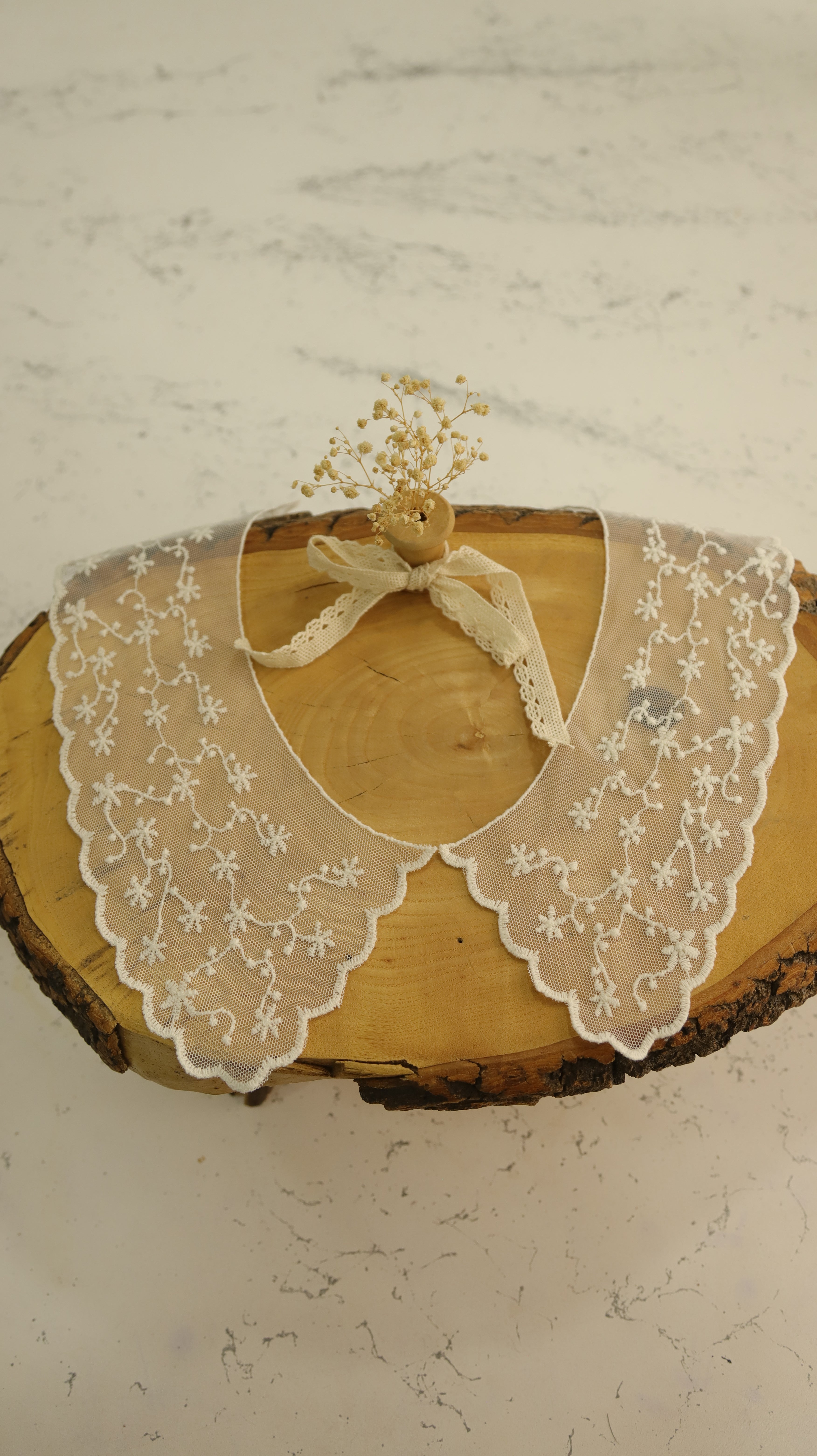 Zarif dantel yakalık