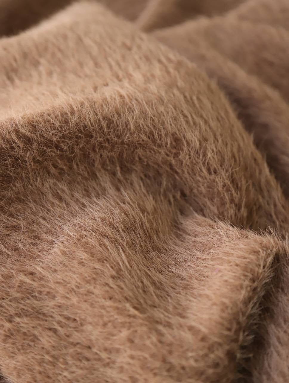 Orijinal tay tüyü.  1.50m x 1.50m  675₺