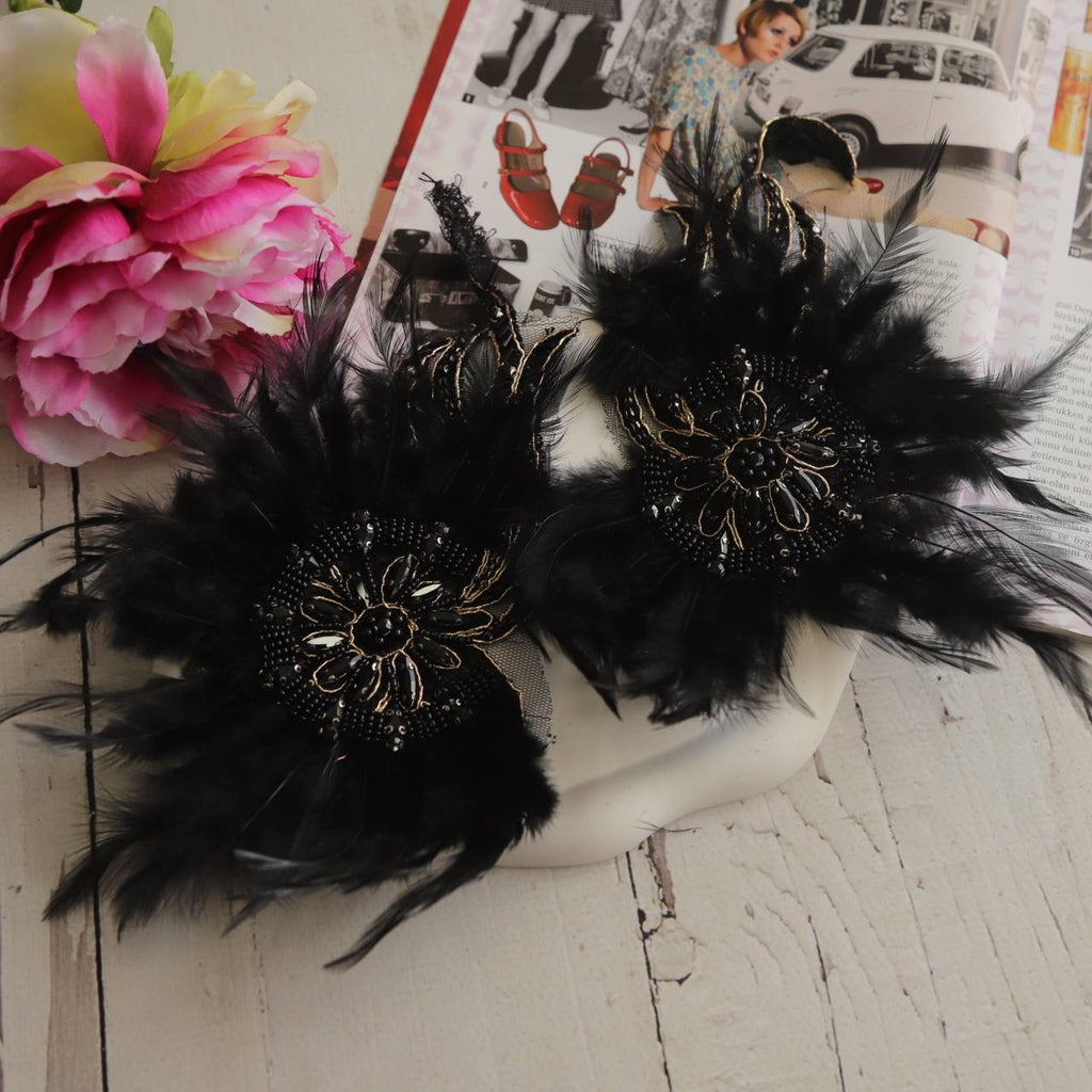 Tüylü işlemeli aksesuar