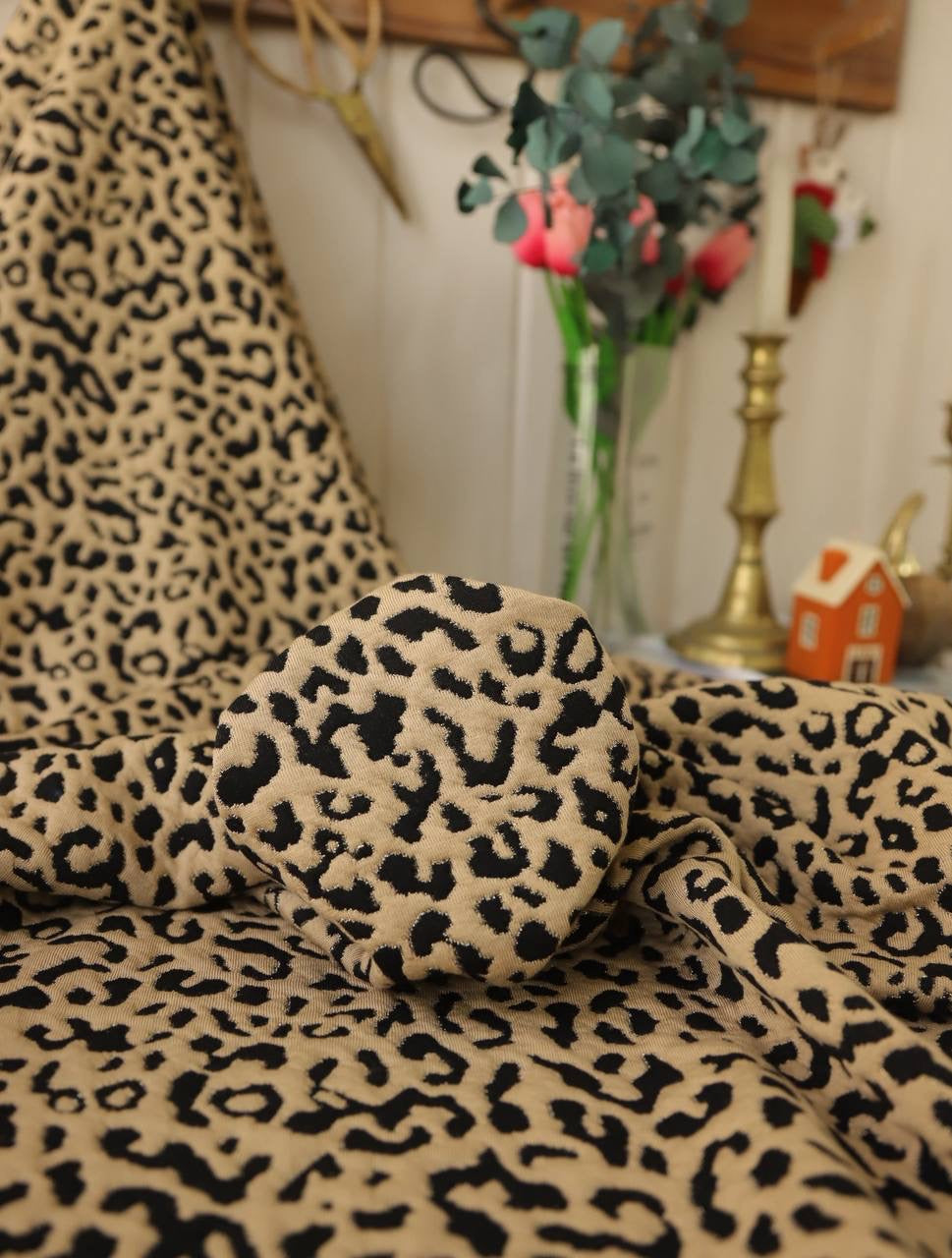 Kumaş kapitone gold sim geçişli