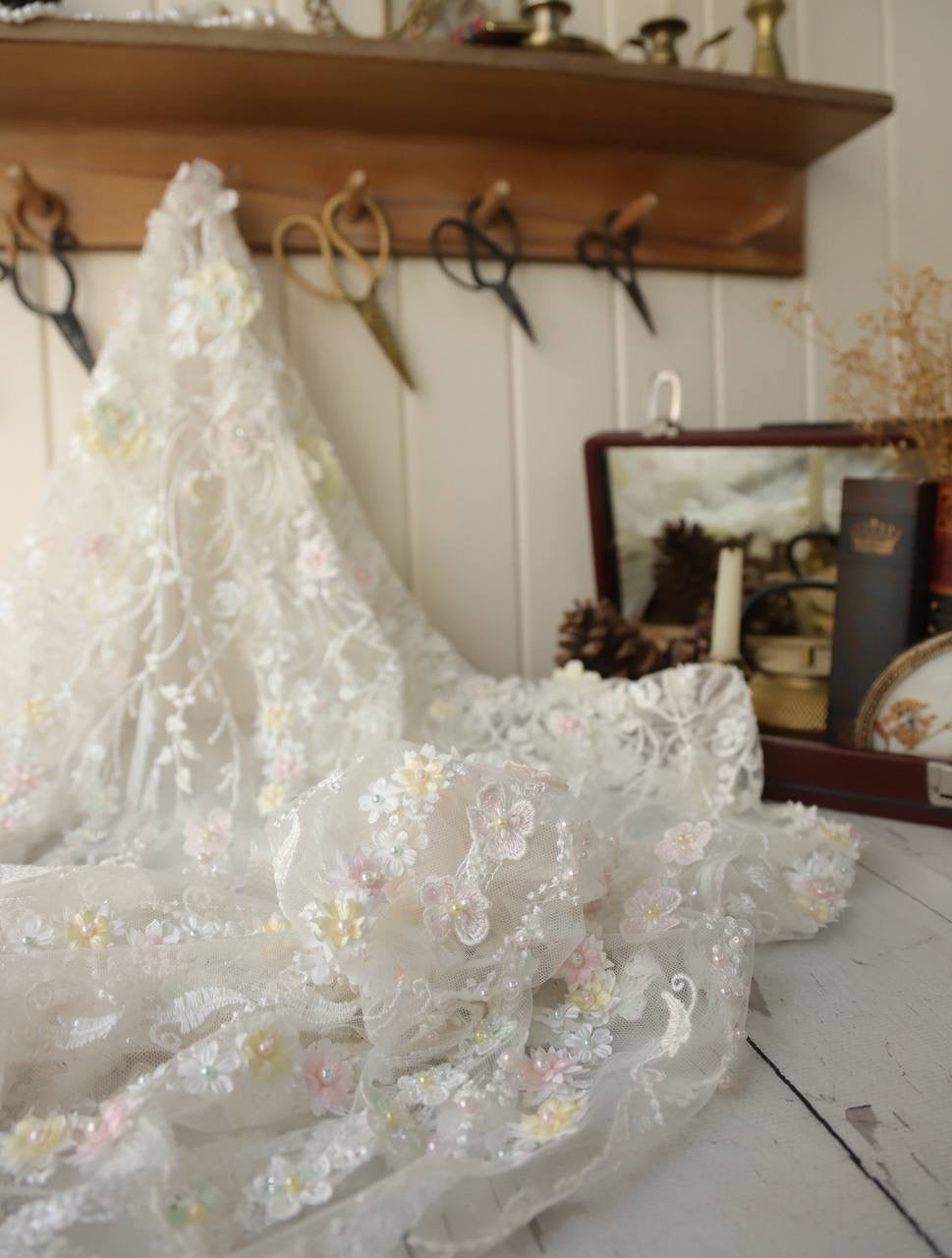 Üç Boyutlu Yoğun İşlemeli Dantel