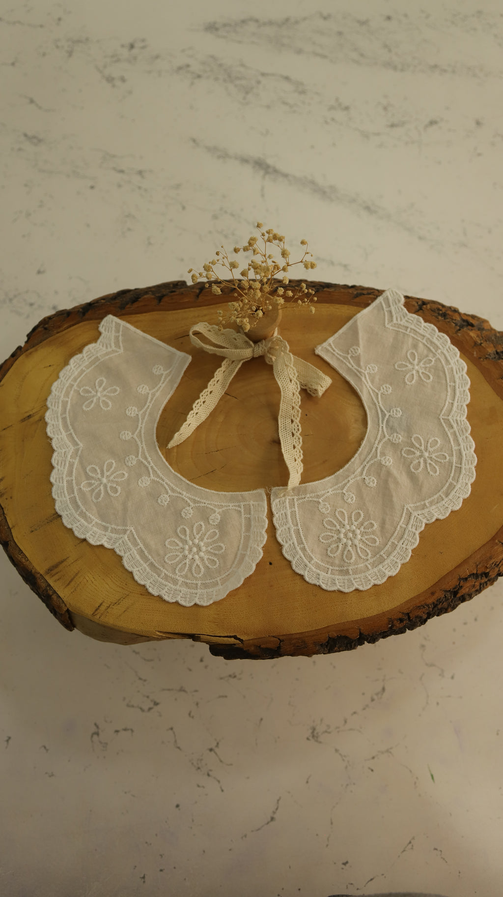 Pamuklu nakışlı yakalık