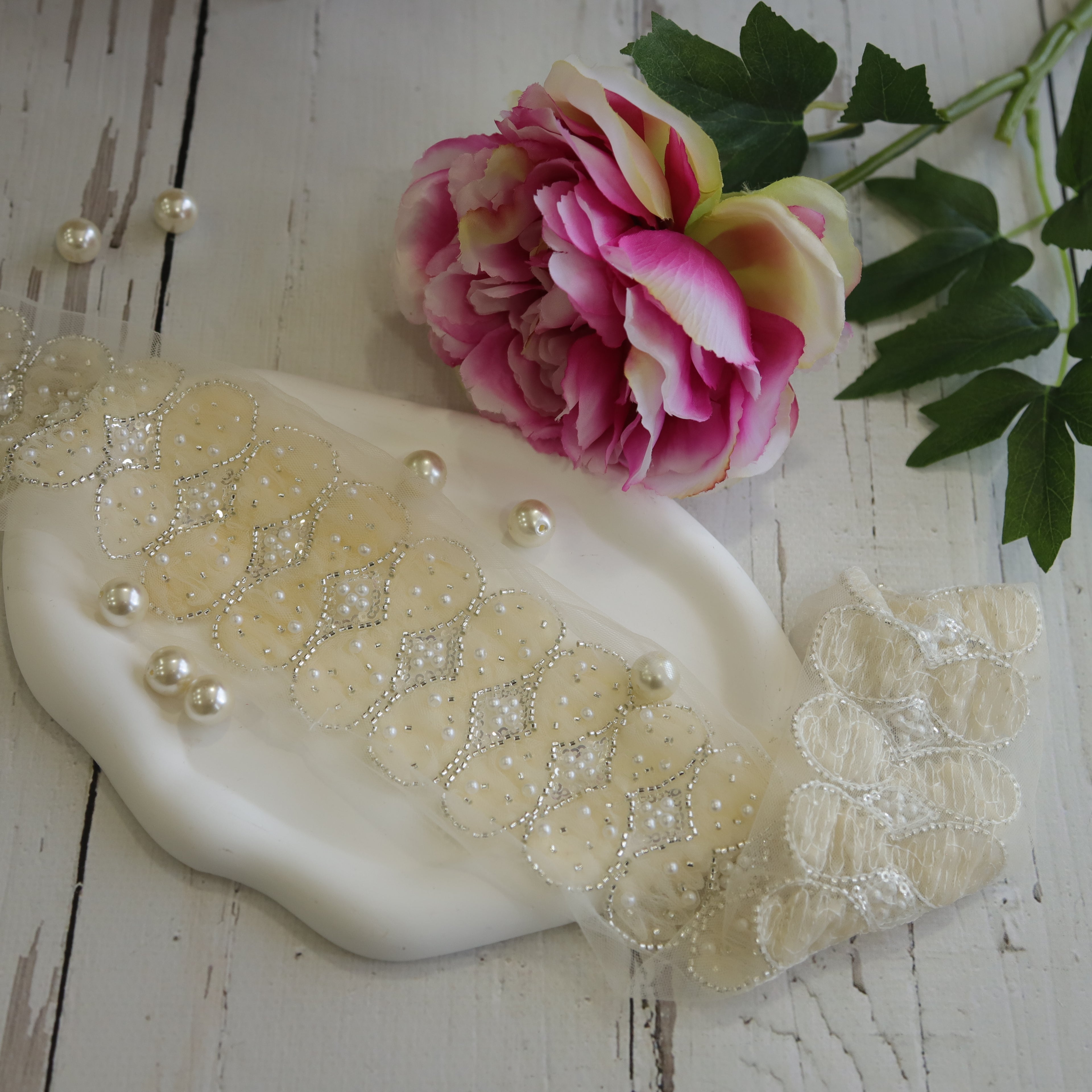 İthal tüllü incili işlemeli aksesuar