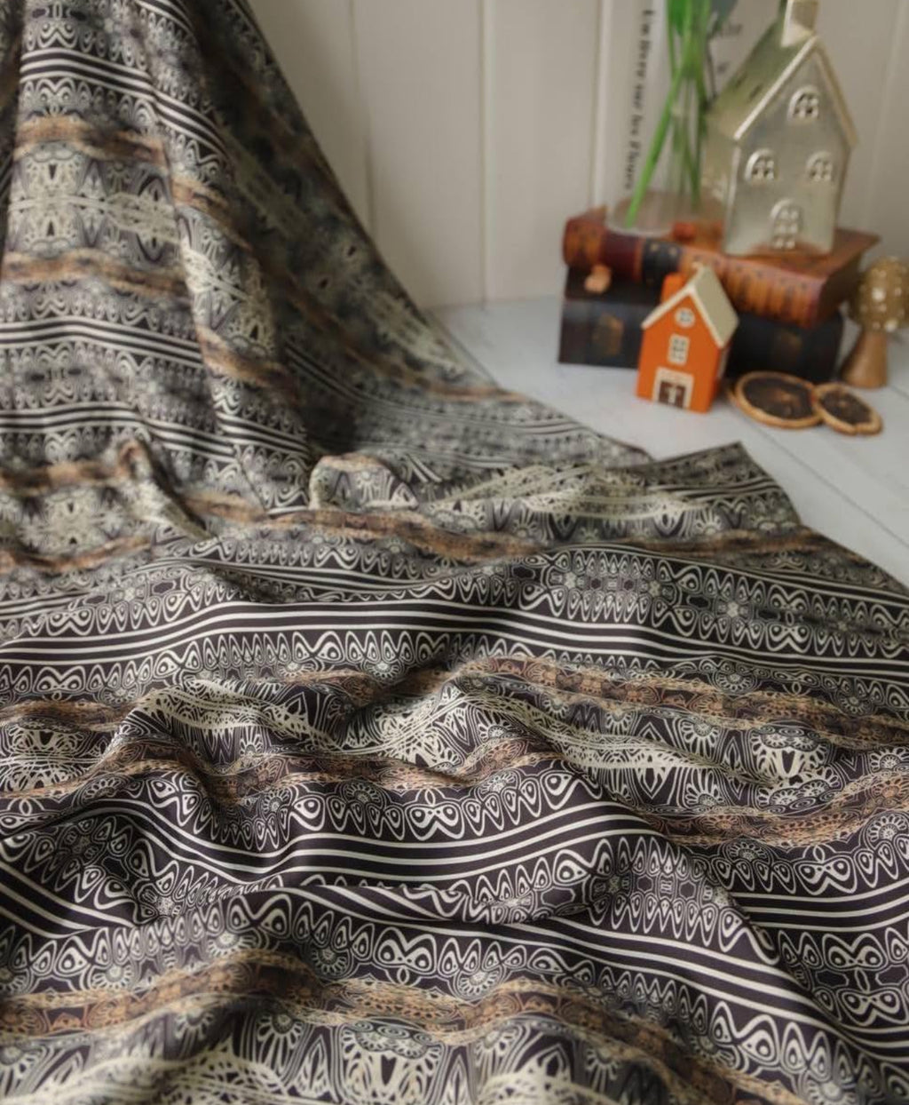 İpek saten retro desen