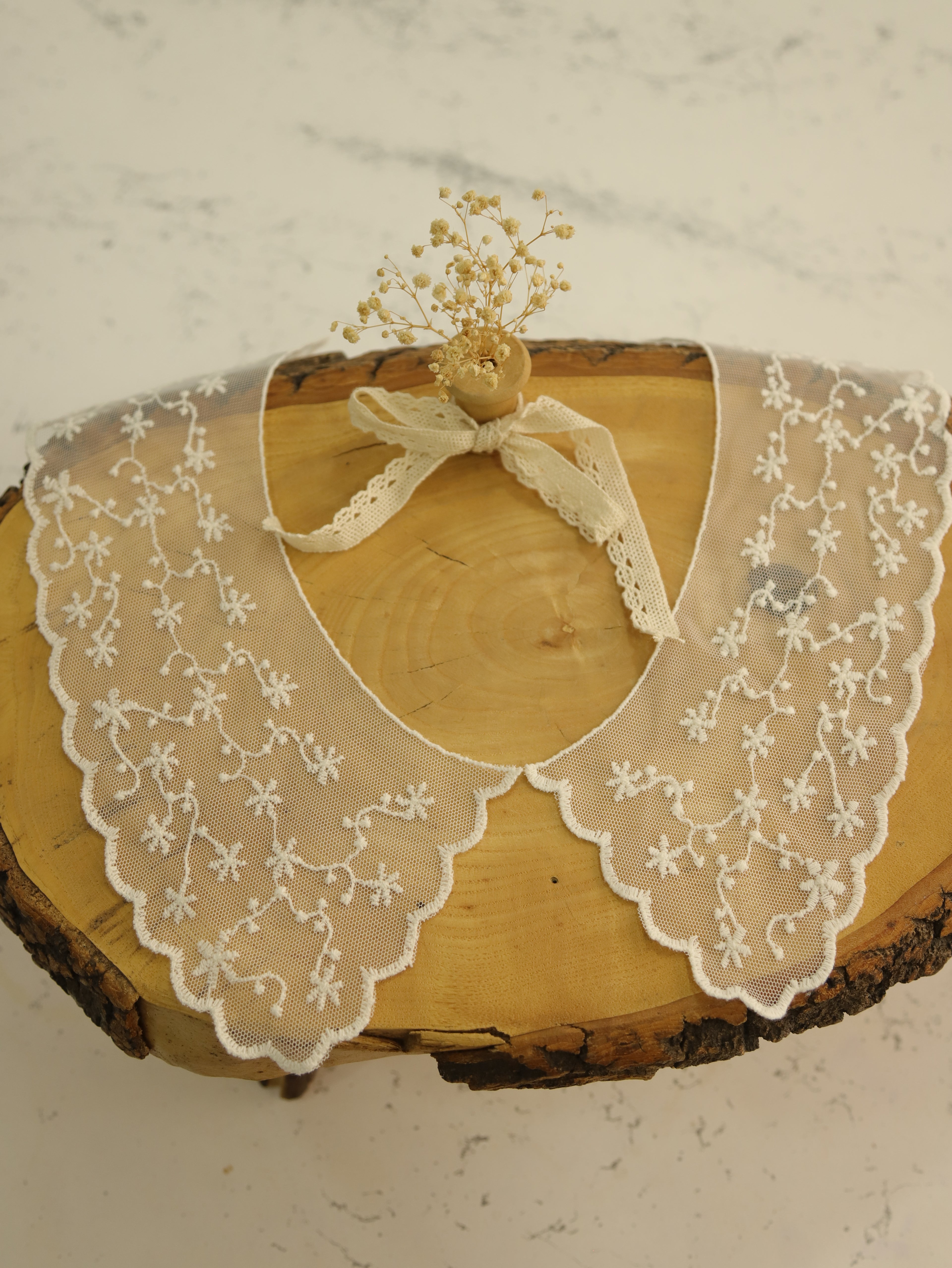 Zarif dantel yakalık