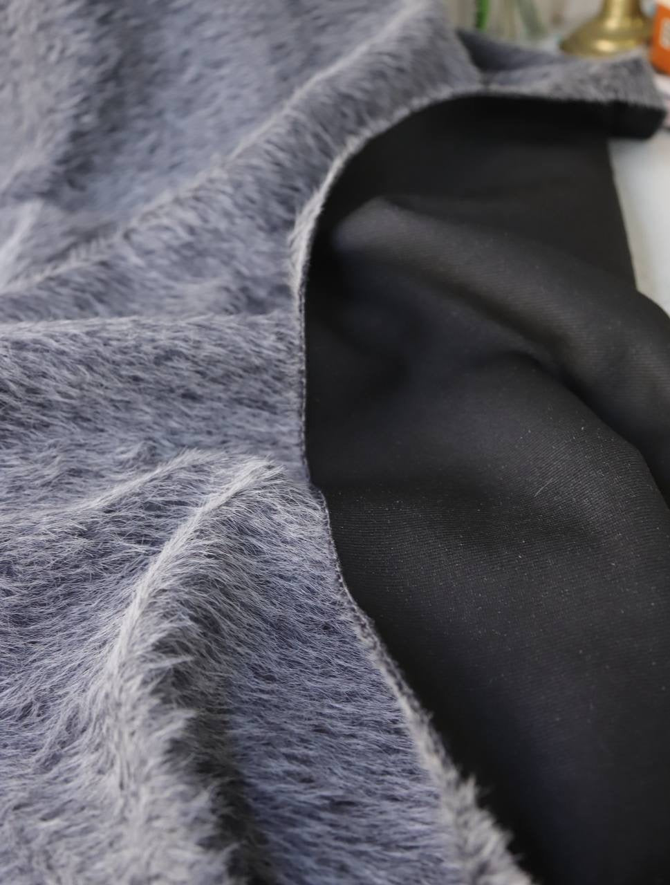 Orijinal tay tüyü 1.50m x 1.50m

Tamamı 675