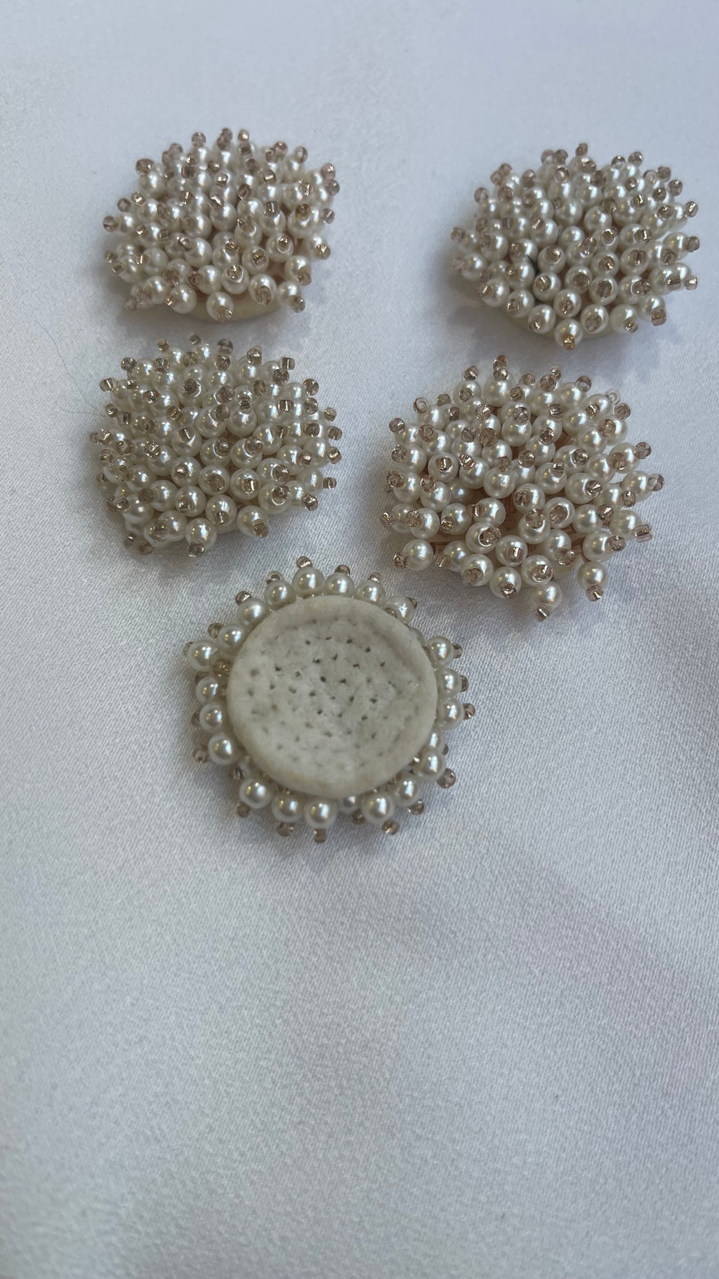 El yapımı boncuk düğmeler