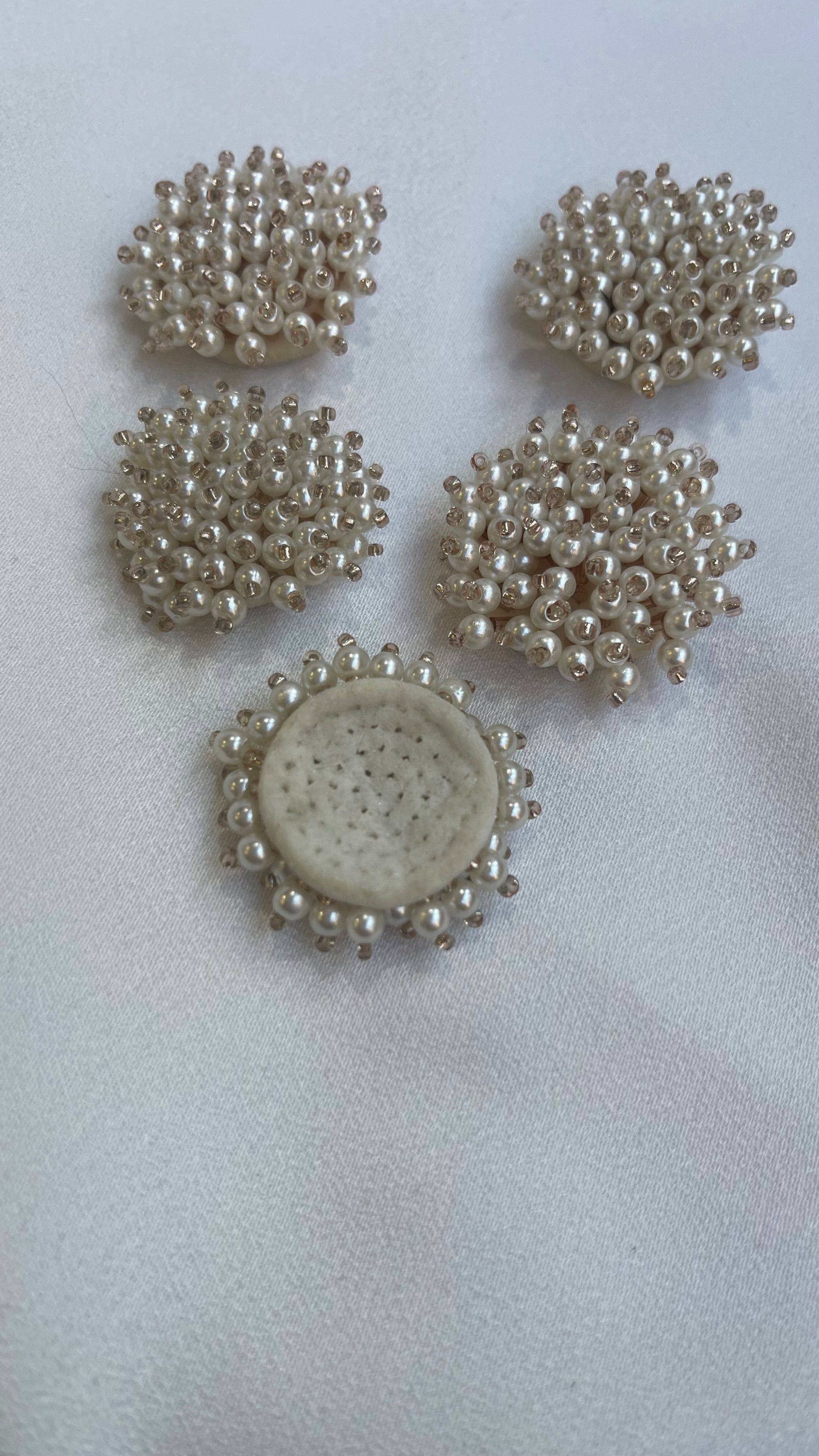 El yapımı boncuk düğmeler