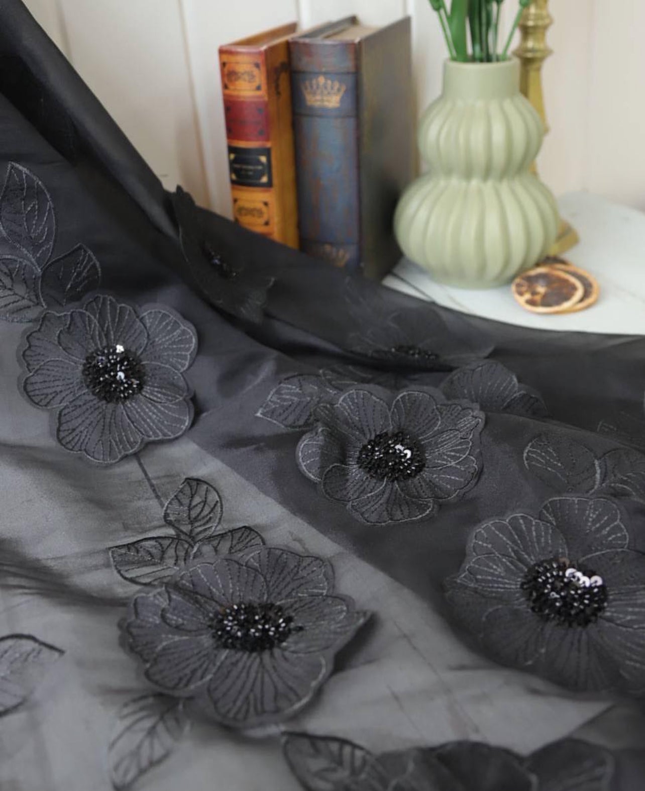 Üç boyutlu özel işlemeli organze kumaş