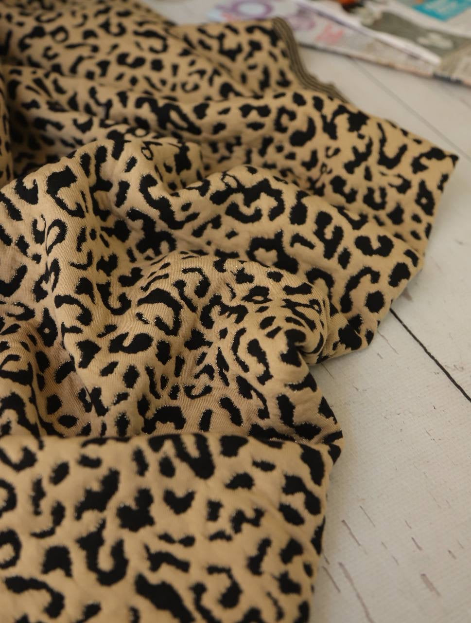 Kumaş kapitone gold sim geçişli