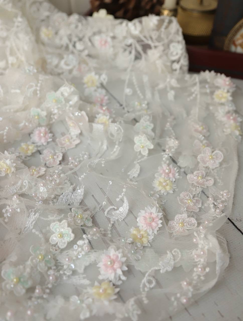 Üç Boyutlu Yoğun İşlemeli Dantel