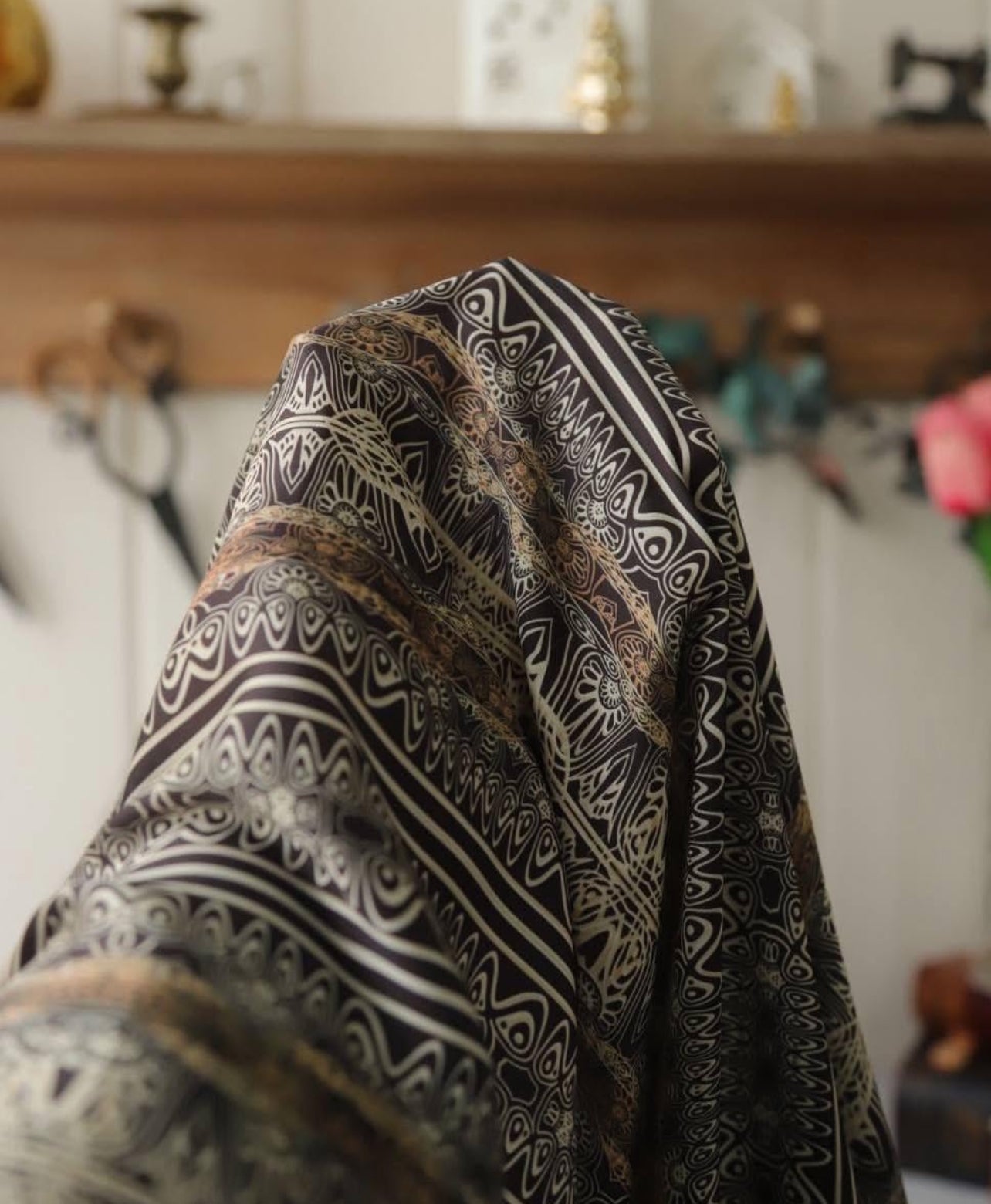 İpek saten retro desen