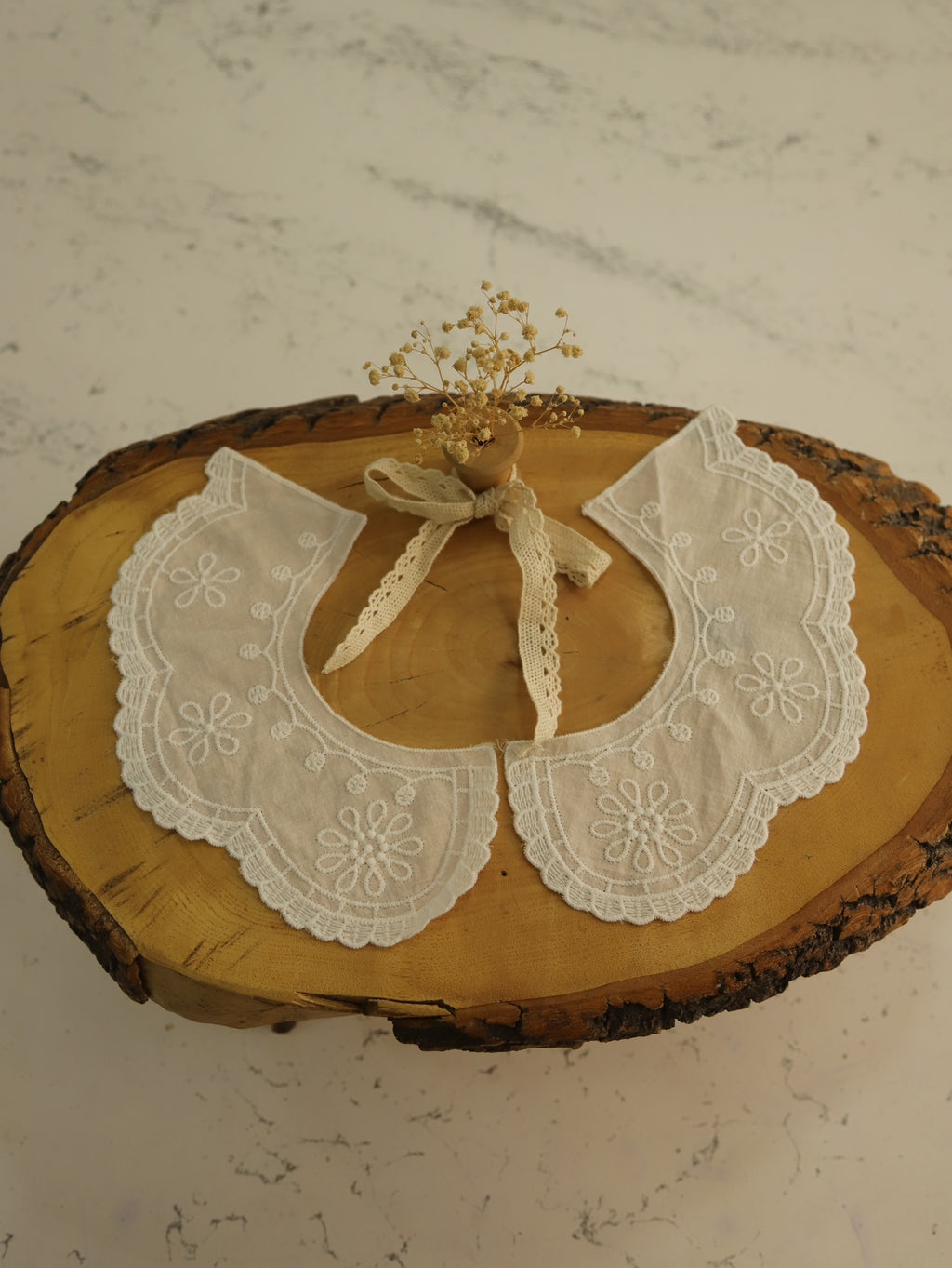 Pamuklu nakışlı yakalık