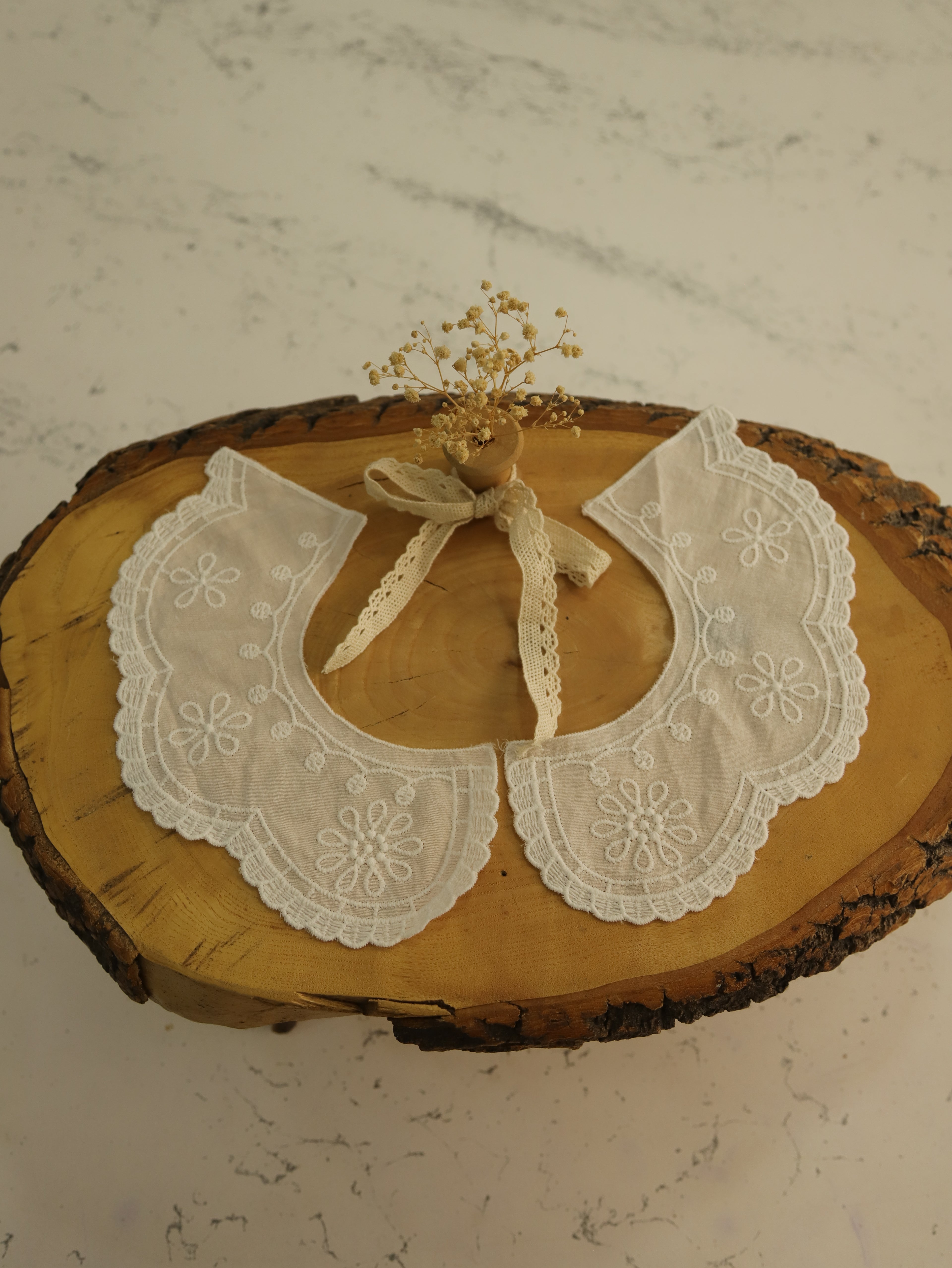 Pamuklu nakışlı yakalık